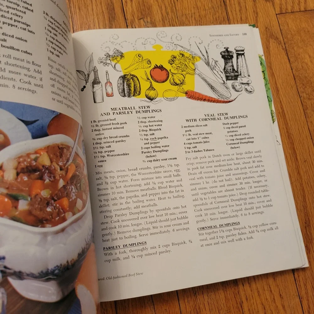 Betty Crocker Dinner in a Dish‎ Cookbook First Edition 1965 Vintage Recipes